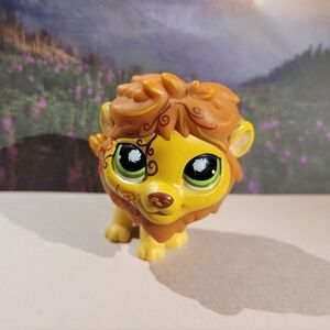 Authentic Littlest Pet Shop Lion #944 Yellow Orange Mane with Designs LPS Cat
